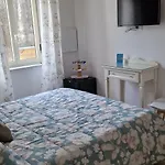 Beautiful 38 בית הארחה 4*